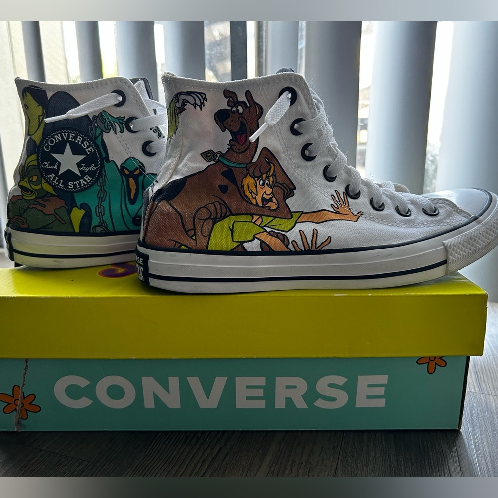 Limited edition Scooby Doo Good Guys Bad Guys Converse